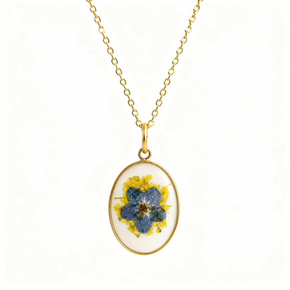 Forget-me-not oval necklace in 18k gold