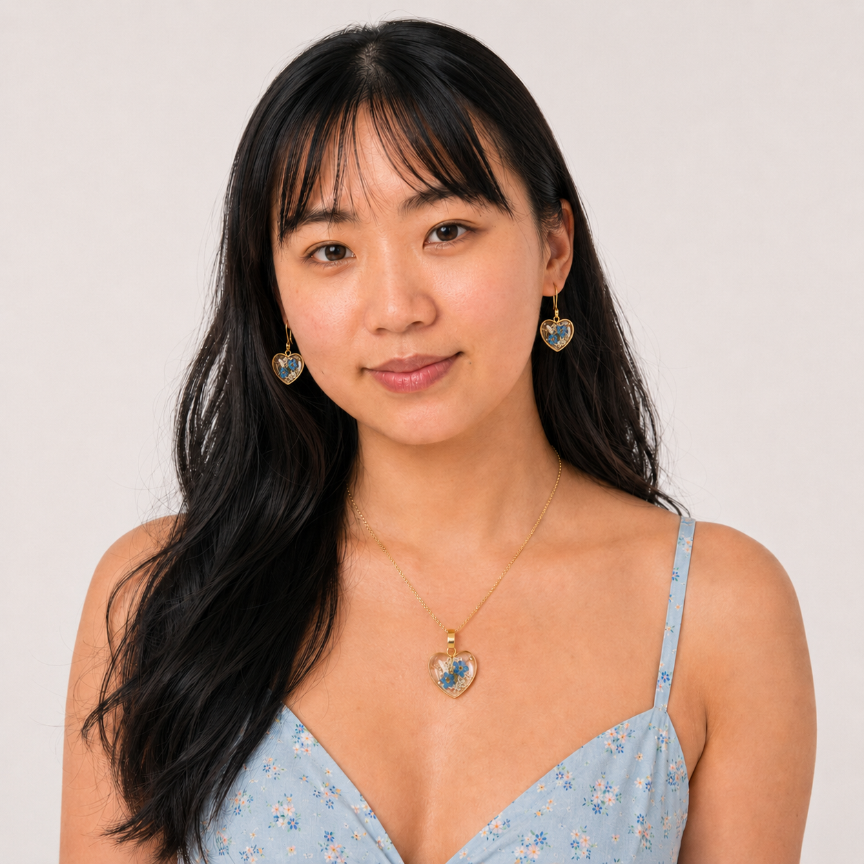 Forget-Me-Not Heart Set in 18K Gold