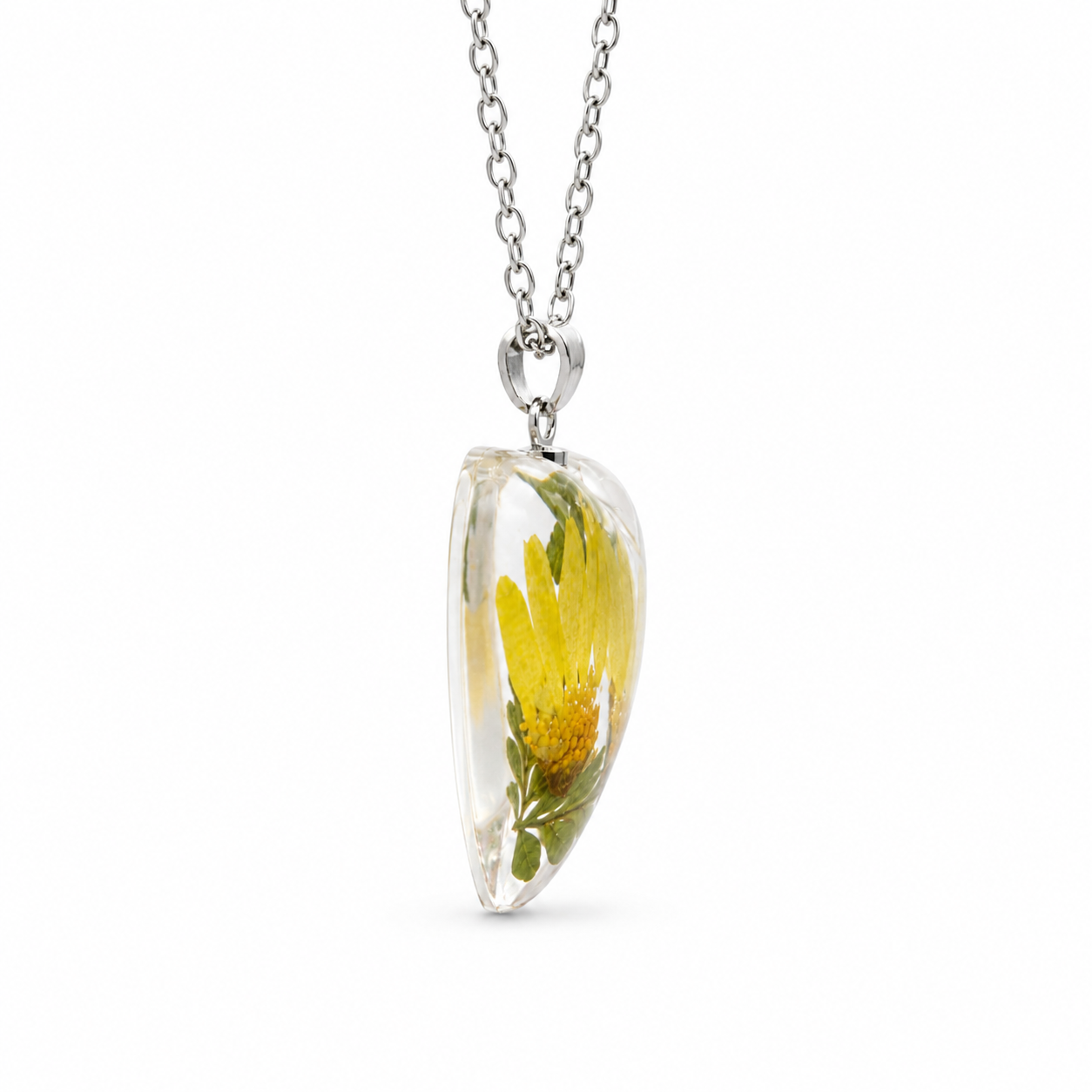 November chrysanthemum Heart Shaped Necklace